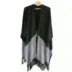 🌈 6/$60, White House Black Market Fringe, Black/White Shawl/Poncho, Size M/L